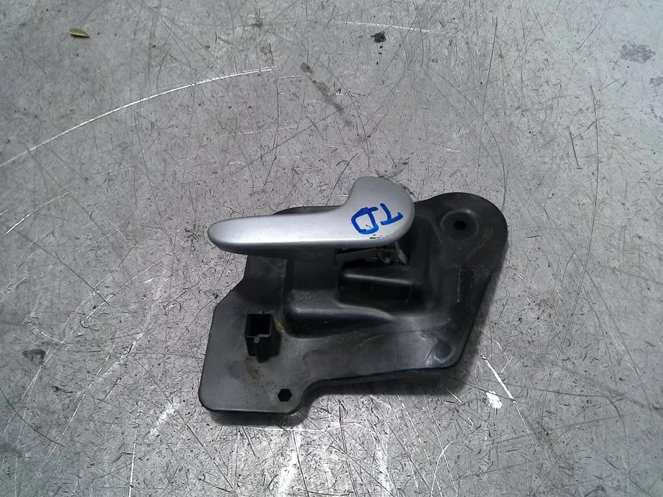 Foto de MANETA INTERIOR TRASERA DERECHA OPEL MERIVA 1.7 16V DTI CAT (Y 17 DT / LR6) (75 CV / 55 KW) referencia 316053479