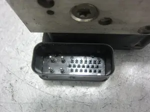 Foto de ABS BMW SERIE 3 COMPACTO (E36) 1.9 CAT (105 CV / 77 KW) referencia 34516751767 foto 5