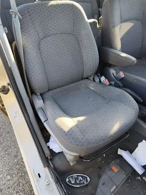 Foto de ASIENTO DELANTERO DERECHO KIA CARENS (RS) 1.8 16V CAT (126 CV / 93 KW) foto 2