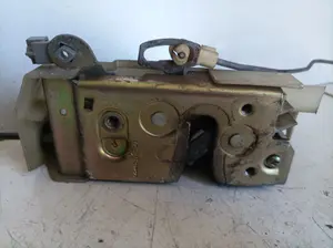 Foto de CERRADURA PUERTA TRASERA DERECHA FORD ESCORT BERLINA referencia D25WA