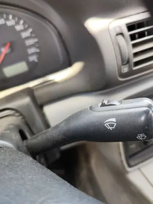 Foto de MANDO LIMPIA VOLKSWAGEN PASSAT BERLINA (3B2) 1.9 TDI (116 CV / 85 KW)