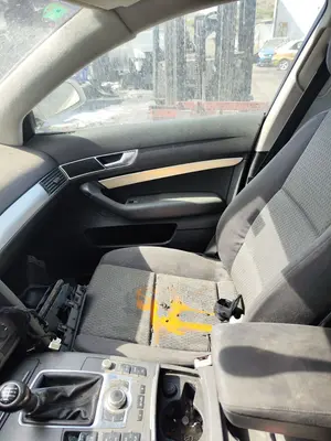 Foto de GUARNECIDO PUERTA DELANTERA DERECHA AUDI A6 BERLINA (4F2) 2.0 TDI (140 CV / 103 KW) referencia 4F0867104  FKZ