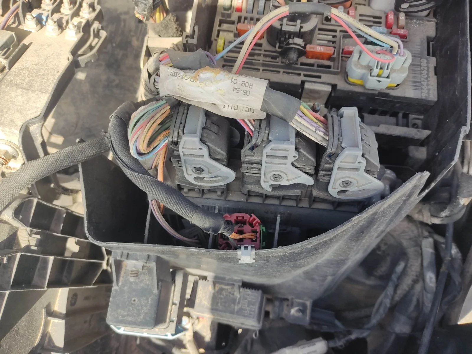 Foto de CENTRALITA MOTOR UCE PEUGEOT 308 1.6 HDi FAP CAT (9HZ / DV6TED4) (109 CV / 80 KW) referencia 1942ST