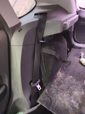 Foto de CINTURON SEGURIDAD TRASERO DERECHO FORD FOCUS BERLINA (CAP) 1.6 TDCi CAT (90 CV / 66 KW)