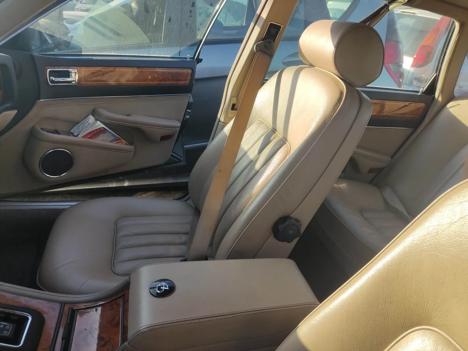Foto de CINTURON SEGURIDAD DELANTERO DERECHO JAGUAR XJ 4.0 CAT (222 CV / 163 KW)