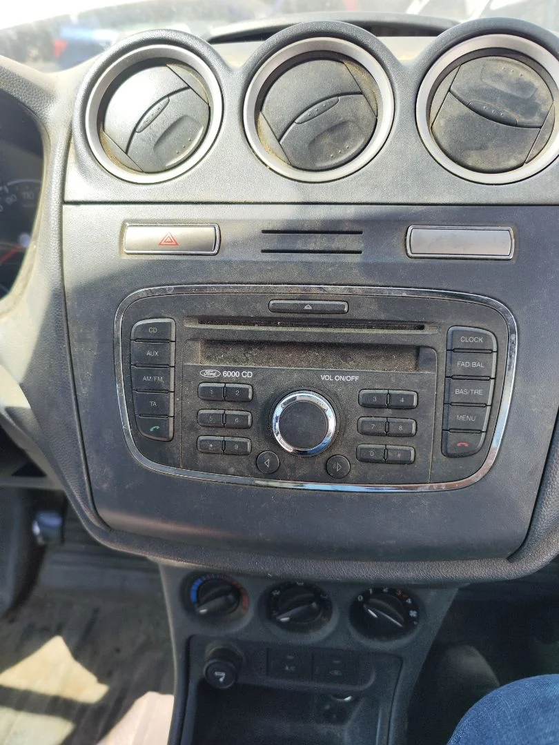 Foto de SISTEMA AUDIO / RADIO CD FORD TRANSIT CONNECT (TC7) 1.8 TDCi CAT (90 CV / 66 KW)