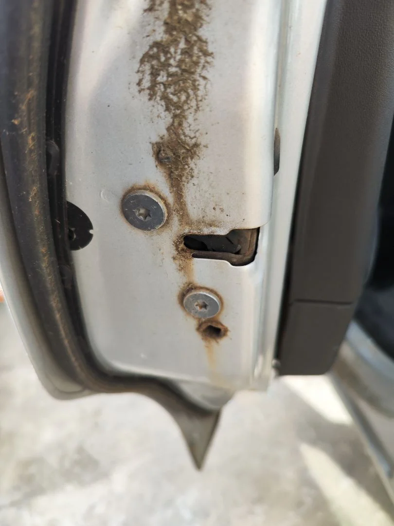 Foto de CERRADURA PUERTA TRASERA IZQUIERDA CITROEN C4 BERLINA 1.6 16V HDi (90 CV / 66 KW)