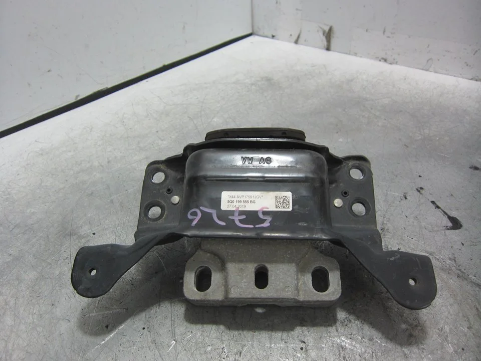 Foto de SOPORTE MOTOR IZQUIERDO VOLKSWAGEN GOLF VII BERLINA (BQ1/BE2) 1.6 TDI (116 CV / 85 KW) referencia 5Q0199555BG