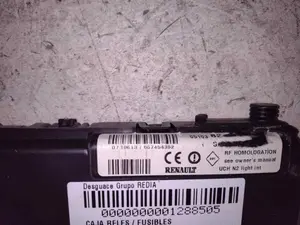 Foto de CAJA RELES / FUSIBLES RENAULT SCENIC II (JM) referencia 8200525384 foto 3