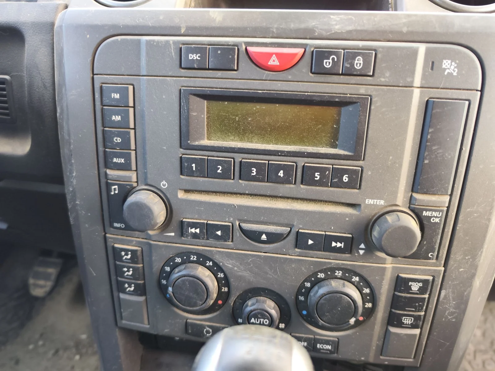 Foto de SISTEMA AUDIO / RADIO CD LAND ROVER DISCOVERY 2.7 Td V6 CAT (190 CV / 140 KW)