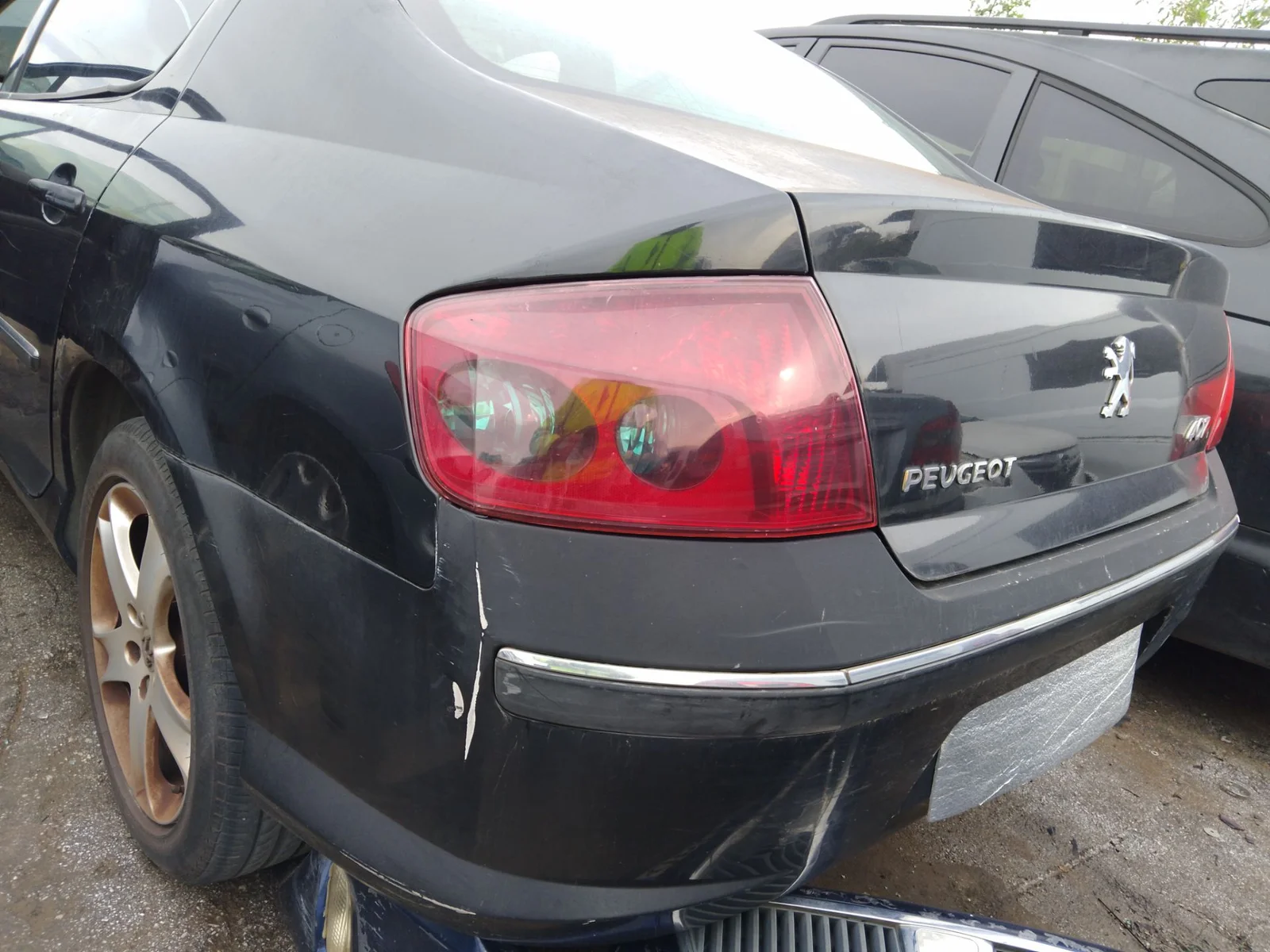 Foto de PARAGOLPES TRASERO PEUGEOT 407 2.0 16V HDi FAP CAT (RHR / DW10BTED4) (136 CV / 100 KW)
