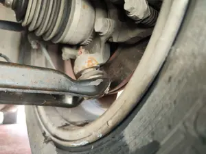 Foto de MANGUETA DELANTERA IZQUIERDA NISSAN PRIMERA BERLINA (P12) 1.9 16V Turbodiesel CAT (120 CV / 88 KW) referencia 40010AU000