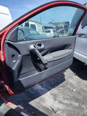 Foto de GUARNECIDO PUERTA DELANTERA DERECHA RENAULT MEGANE II BERLINA 3P 1.9 dCi Diesel (120 CV / 88 KW) referencia 7701055495