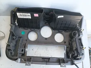 Foto de REJILLA AIREADORA RENAULT SCENIC II (JM) referencia A8200140713 foto 3
