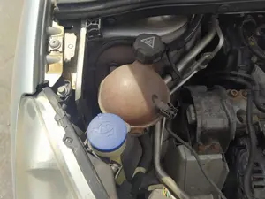 Foto de DEPOSITO EXPANSION PEUGEOT 308 SW 2.0 16V HDi FAP CAT (RHR / DW10BTED4) (136 CV / 100 KW) referencia 1323FA
