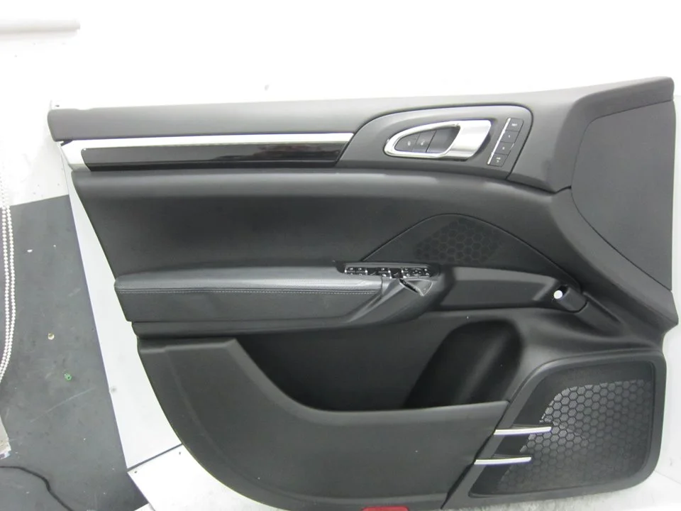 Foto de GUARNECIDO PUERTA DELANTERA IZQUIERDA PORSCHE CAYENNE (TIPO 92A) referencia 7P5867011C