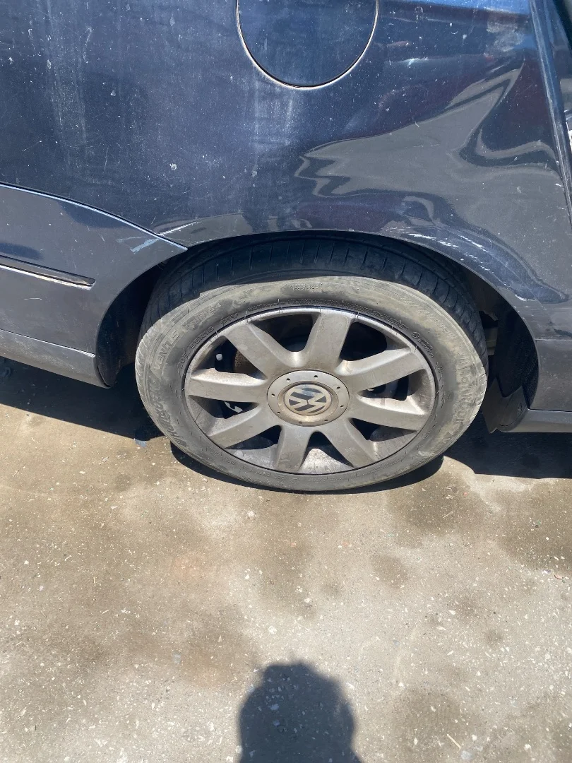 Foto de LLANTA VOLKSWAGEN PASSAT BERLINA (3C2) 2.0 TDI (140 CV / 103 KW) referencia 3C0601025AFFKZ