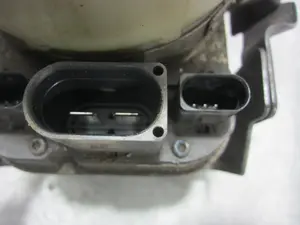 Foto de BOMBA DIRECCION SEAT IBIZA (6L1) 1.9 TDI (101 CV / 74 KW) referencia 6Q0423156AB foto 2