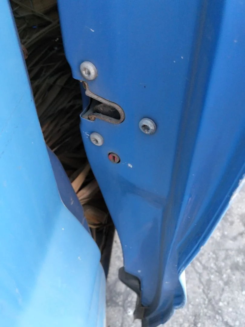 Foto de CERRADURA PUERTA TRASERA DERECHA RENAULT TRAFIC II COMBI 1.9 Diesel (101 CV / 74 KW)