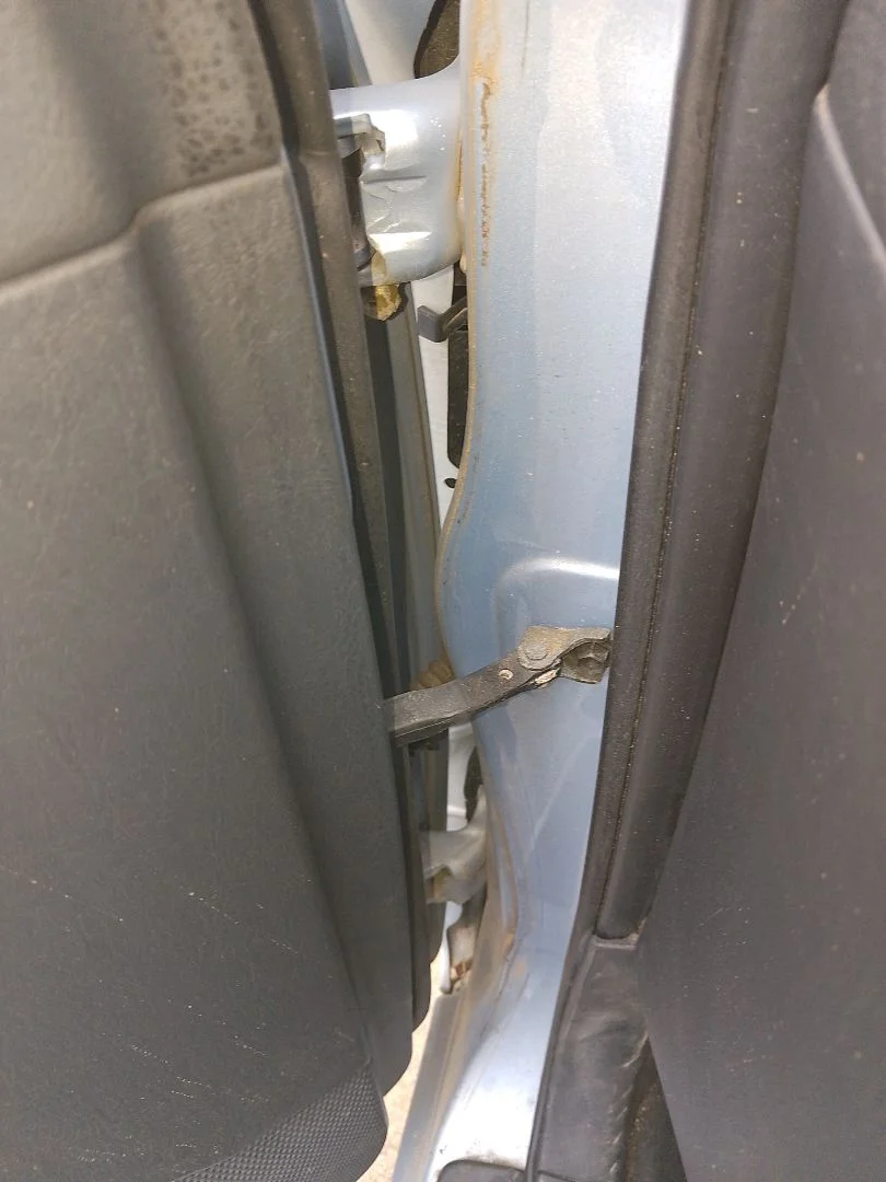 Foto de RETENEDOR PUERTA TOYOTA COROLLA (E12) 1.4 16V CAT (97 CV / 71 KW)