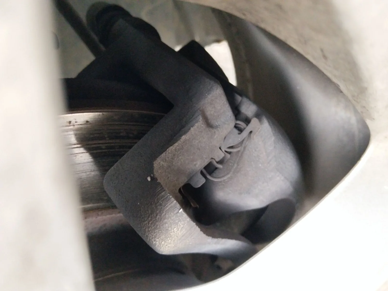 Foto de PINZA DE FRENO DELANTERA IZQUIERDA NISSAN QASHQAI (J11E) 1.2 16V CAT (116 CV / 85 KW)