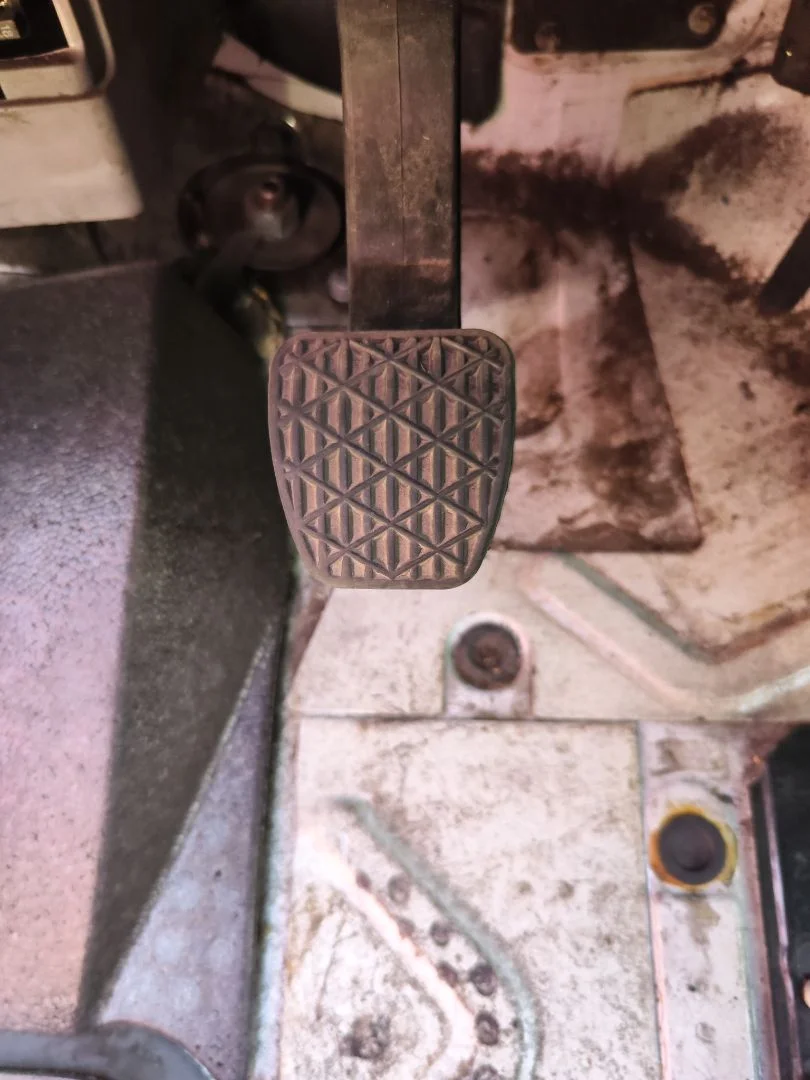 Foto de PEDAL EMBRAGUE MERCEDES-BENZ SPRINTER II FURGÓN 2.1 CDI CAT (88 CV / 65 KW)