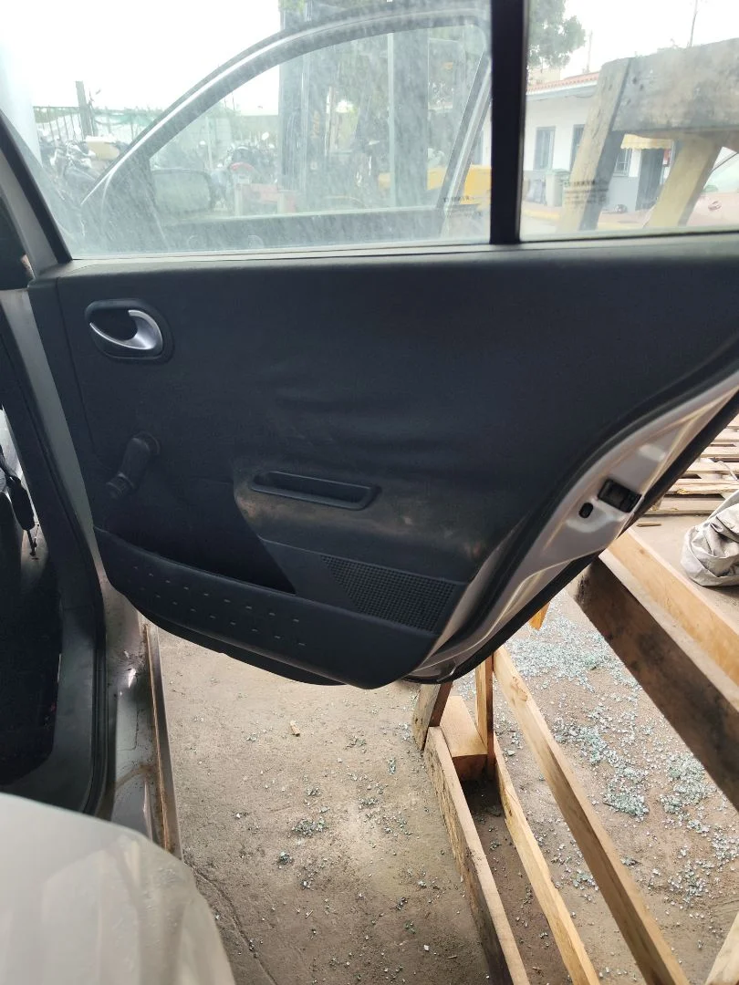 Foto de GUARNECIDO PUERTA TRASERA DERECHA RENAULT MEGANE II GRANDTOUR 1.5 dCi Diesel CAT (86 CV / 63 KW)