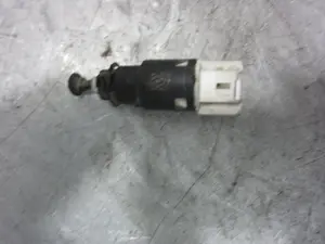 Foto de INTERRUPTOR RENAULT MODUS I 1.5 dCi Diesel (82 CV / 60 KW) referencia 8200276361