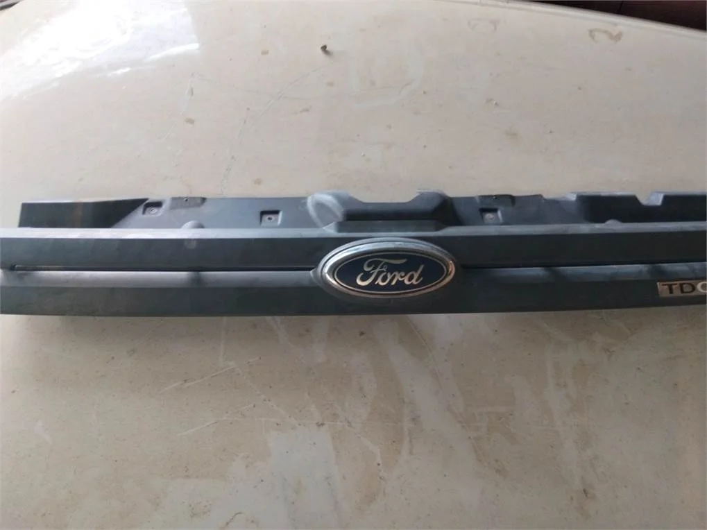 Foto de REJILLA DELANTERA FORD TRANSIT CONNECT (TC7) 1.8 TDDI Turbodiesel CAT (90 CV / 66 KW) referencia 7T168350ACM5AI