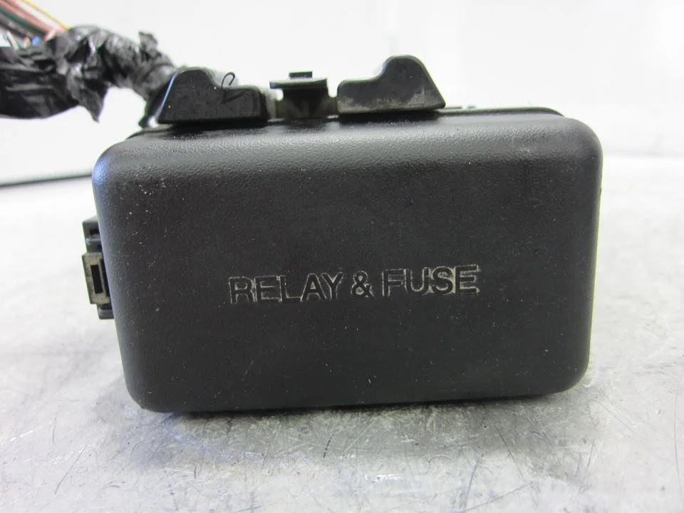 Foto de CAJA RELES / FUSIBLES LEXUS RX (GGL1/GYL1) 3.5 V6 24V CAT (249 CV / 183 KW) referencia 8266248320