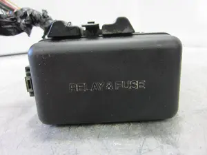 Foto de CAJA RELES / FUSIBLES LEXUS RX (GGL1/GYL1) 3.5 V6 24V CAT (249 CV / 183 KW) referencia 8266248320