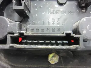 Foto de PILOTO TRASERO DERECHO VOLKSWAGEN GOLF III (1H1)(11.1991) 1.8 (75 CV / 55 KW) referencia 1H6945257 foto 4