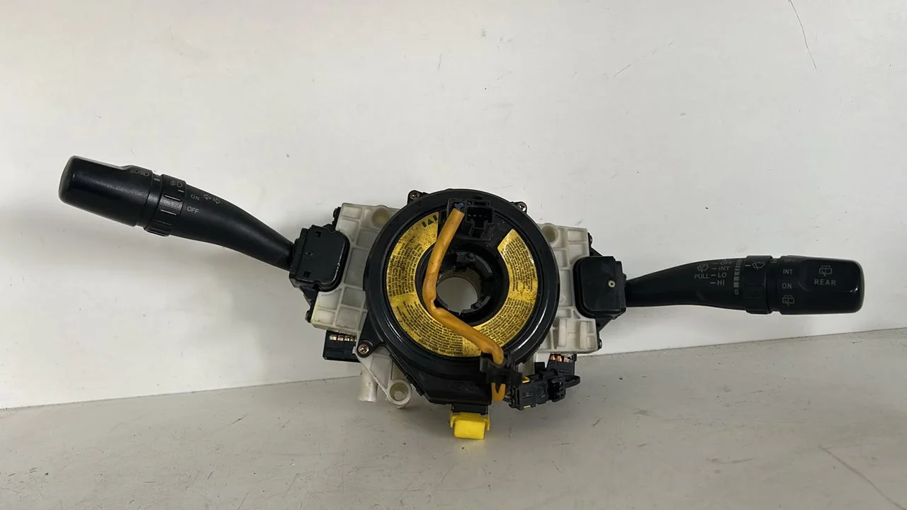 Foto de MANDO MULTIFUNCION HYUNDAI COUPE (GK) referencia 934002C110