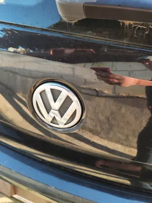 Foto de CERRADURA MALETERO / PORTON VOLKSWAGEN POLO V (6R1) 1.2  (60 CV / 44 KW)
