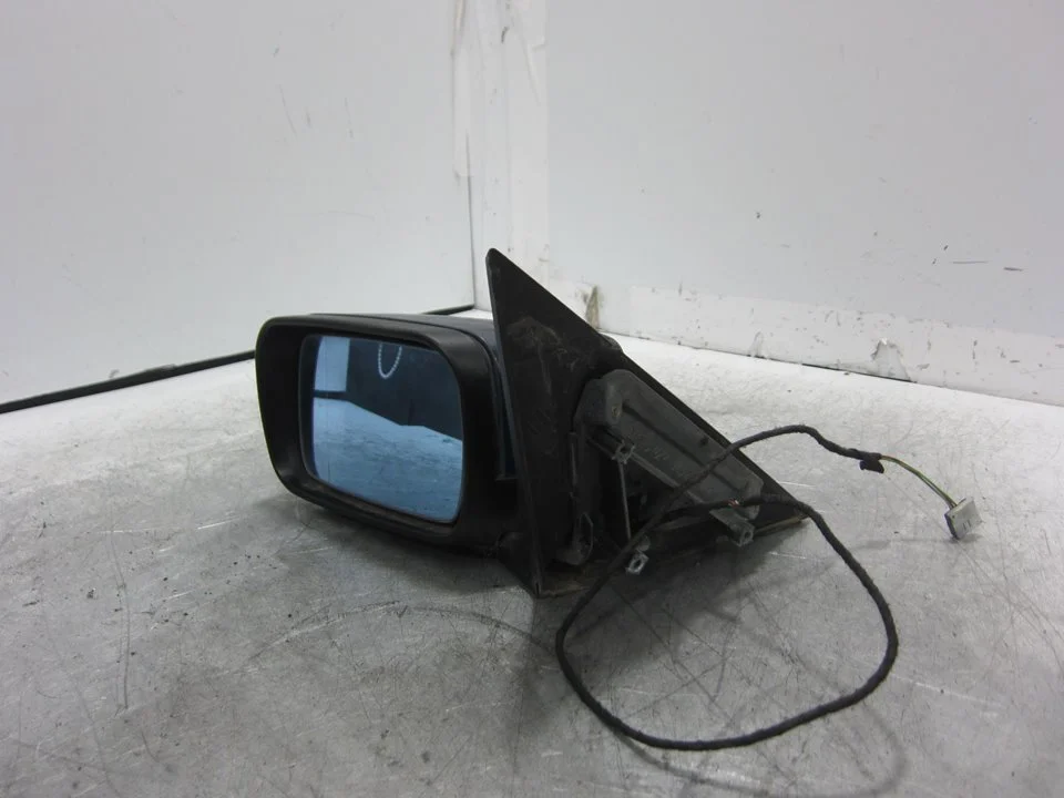 Foto de RETROVISOR IZQUIERDO BMW SERIE 3 BERLINA (E46) 2.0 16V Diesel CAT (136 CV / 100 KW) referencia 42491