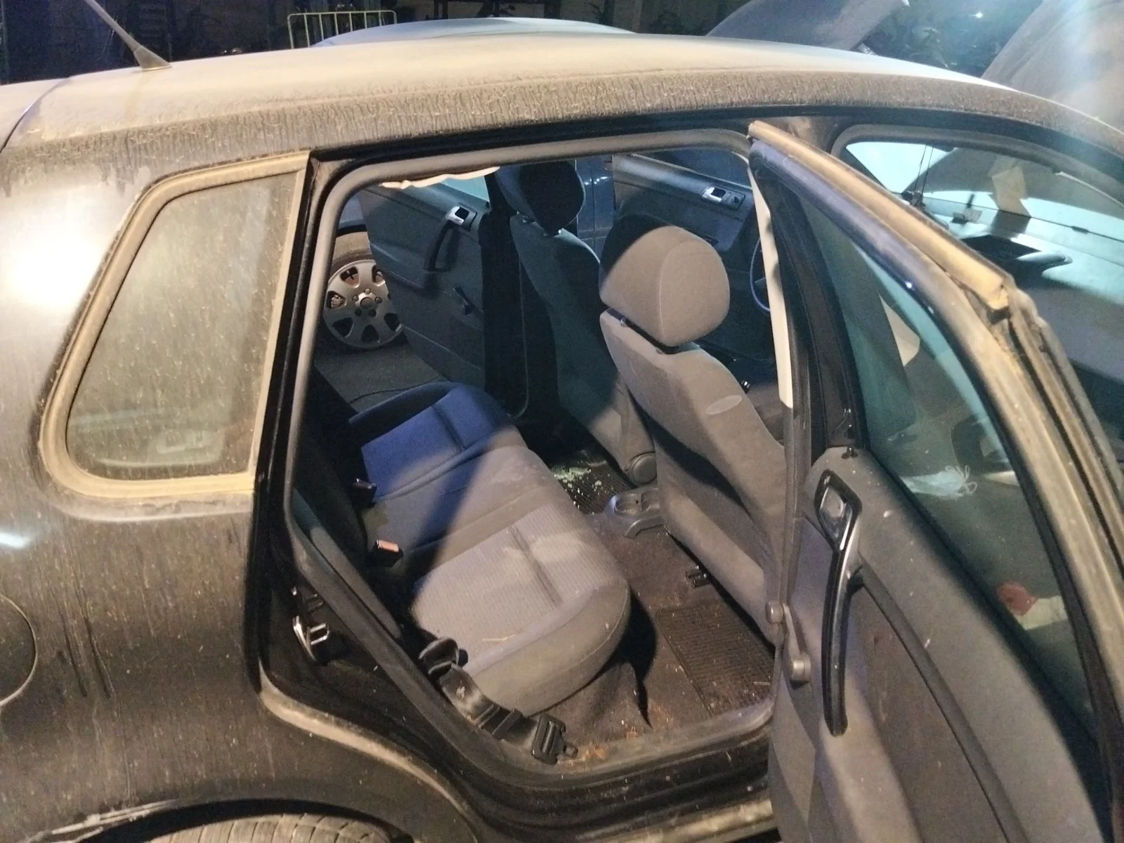 Foto de GOMAS CONTORNO PUERTA VOLKSWAGEN POLO IV (9N1)