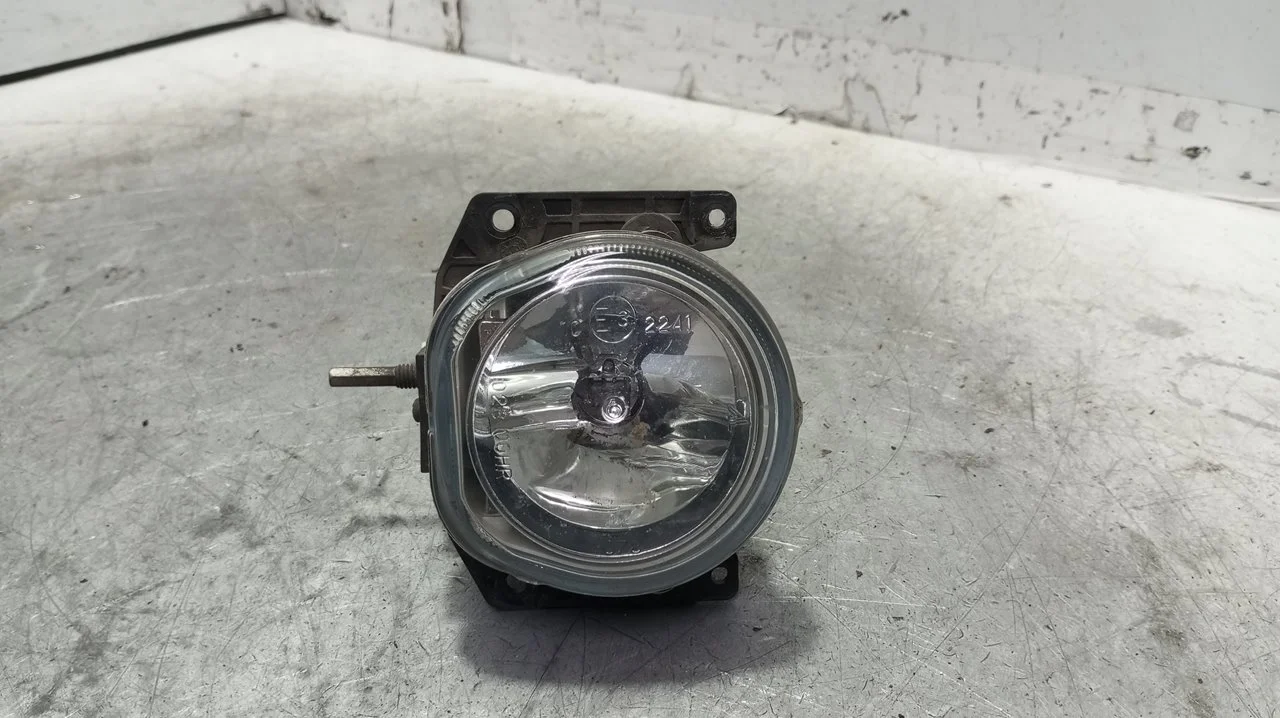 Foto de FARO ANTINIEBLA DERECHO FIAT III FIORINO (225) 1.3 16V JTD CAT (75 CV / 55 KW) referencia 1356651080
