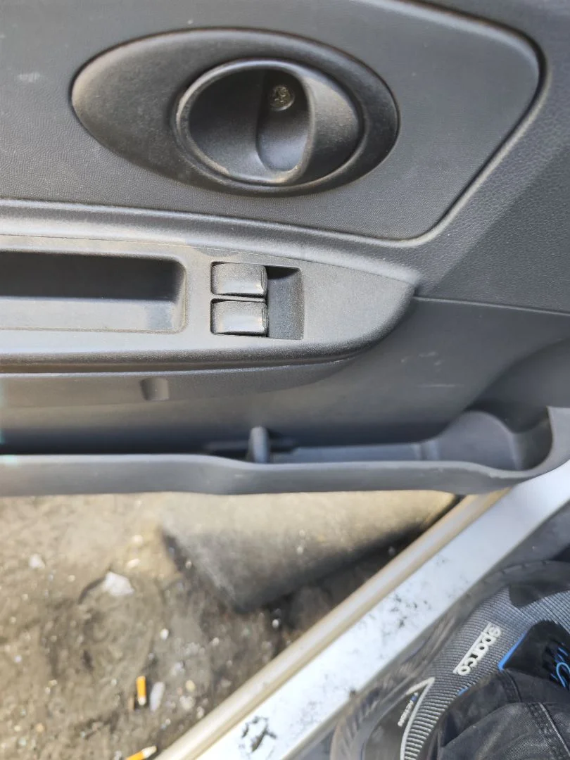 Foto de MANDO ELEVALUNAS DELANTERO IZQUIERDO CHEVROLET MATIZ 0.8 CAT (52 CV / 38 KW)
