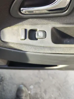 Foto de MANDO ELEVALUNAS DELANTERO DERECHO VOLVO S40 BERLINA 1.9 Diesel CAT (116 CV / 85 KW)