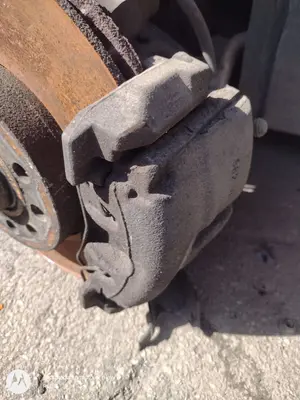 Foto de PINZA DE FRENO DELANTERA DERECHA VOLKSWAGEN TOURAN (1T2) 1.9 TDI (105 CV / 77 KW)
