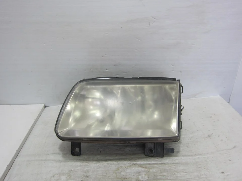 Foto de FARO IZQUIERDO VOLKSWAGEN POLO III BERLINA (6N2) 1.4 16V (75 CV / 55 KW) referencia 6N1941015AD
