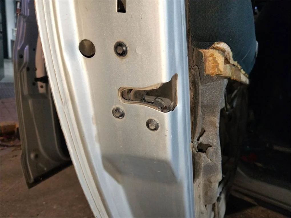Foto de CERRADURA PUERTA TRASERA IZQUIERDA SEAT ALHAMBRA (7V9)
