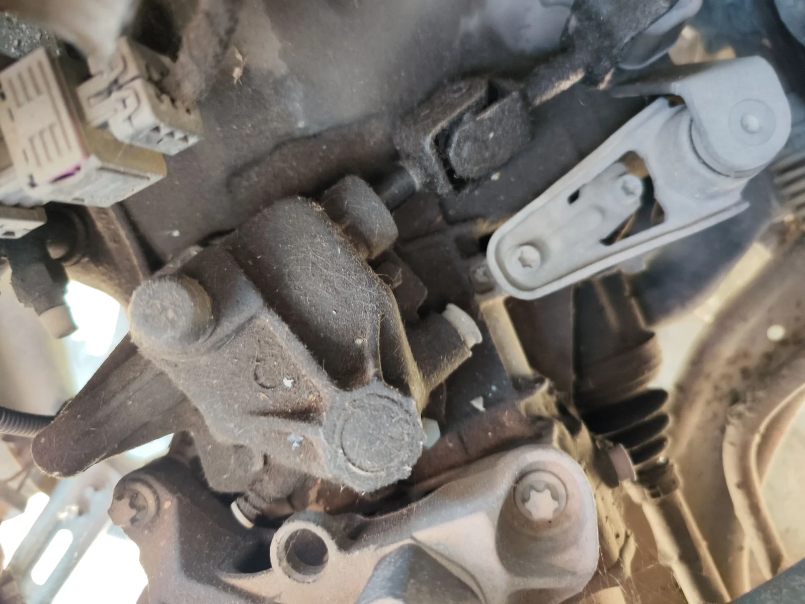 Foto de CAJA CAMBIOS OPEL CORSA C 1.2 16V CAT (Z 12 XEP / LB4) (80 CV / 59 KW)