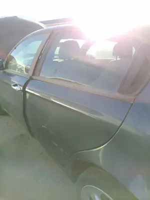 Foto de PUERTA TRASERA IZQUIERDA ALFA ROMEO 147 (190) 1.9 JTD CAT (110 CV / 81 KW)