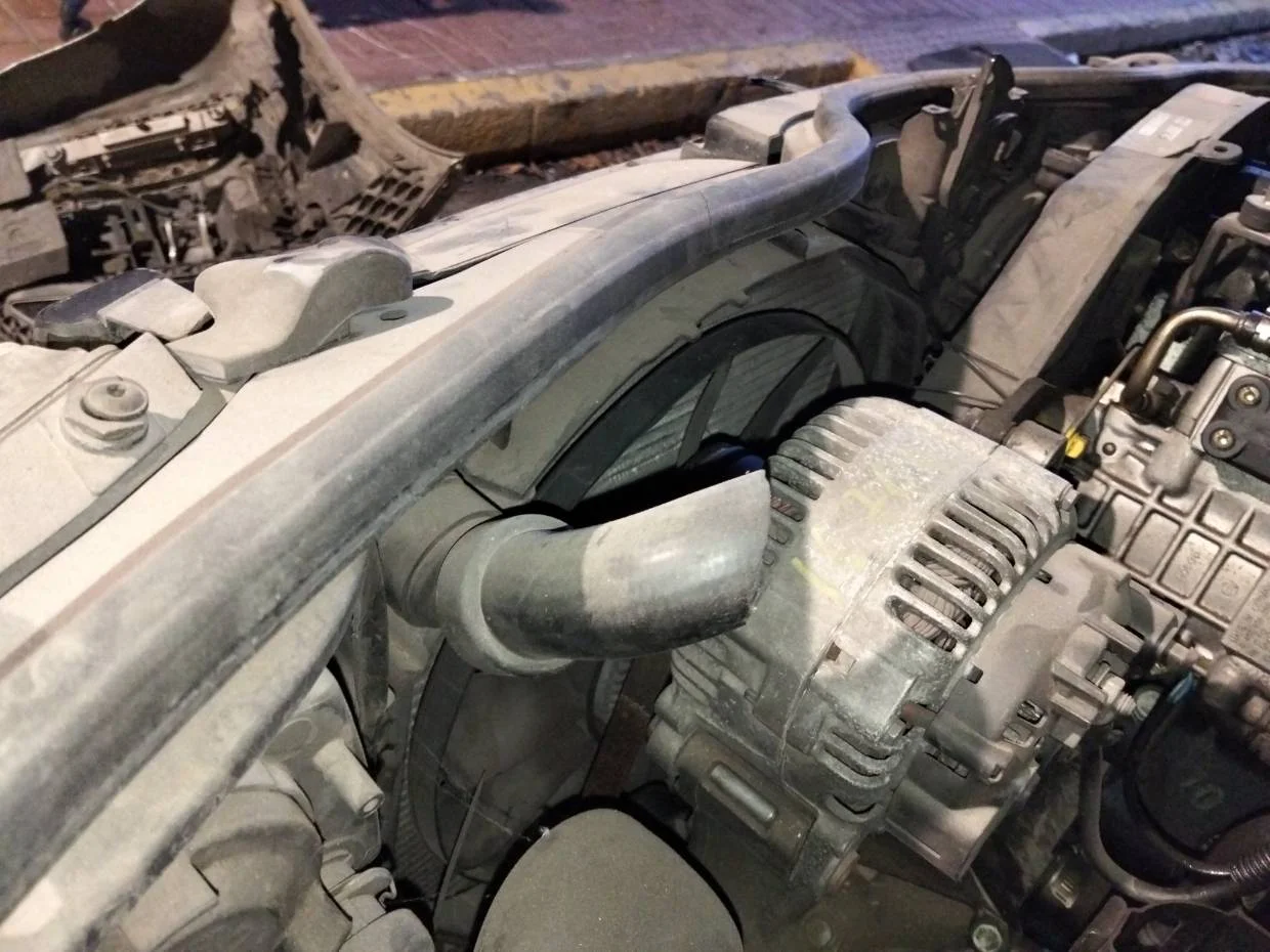 Foto de RADIADOR AGUA VOLKSWAGEN PASSAT BERLINA (3B2) 1.9 TDI (110 CV / 81 KW) referencia 8D0121251P