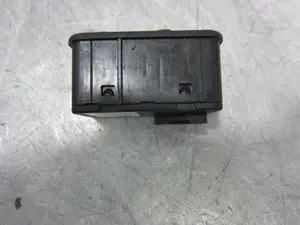 Foto de MANDO ELEVALUNAS DELANTERO IZQUIERDO OPEL MERIVA 1.4 16V (90 CV / 66 KW) referencia 13363202 foto 2