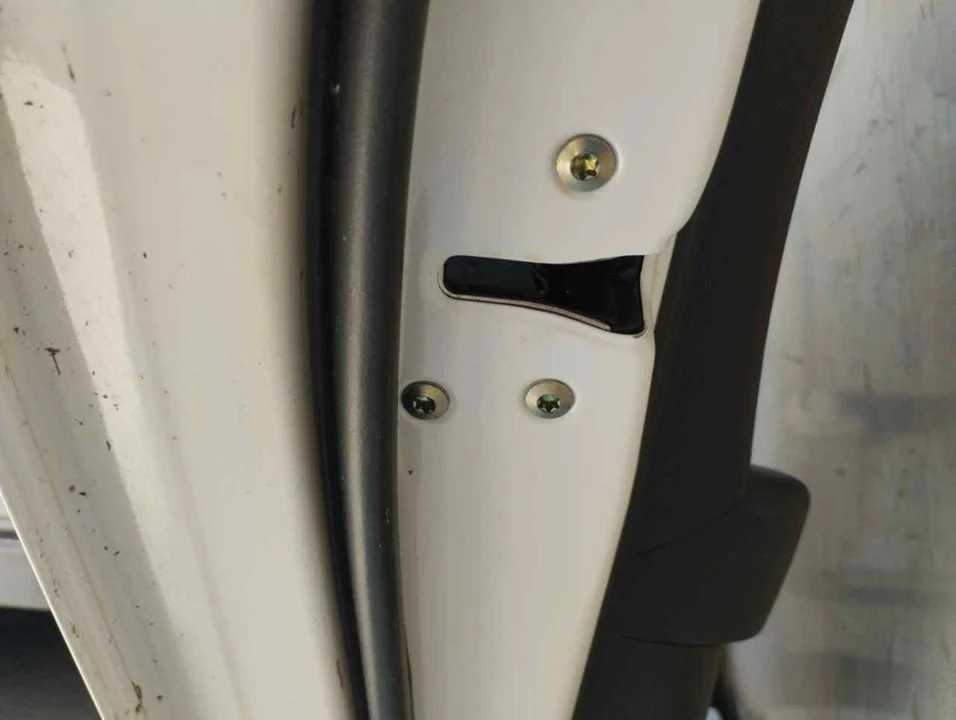 Foto de CERRADURA PUERTA TRASERA IZQUIERDA HYUNDAI I20 (GB) 1.2 16V CAT (84 CV / 62 KW)