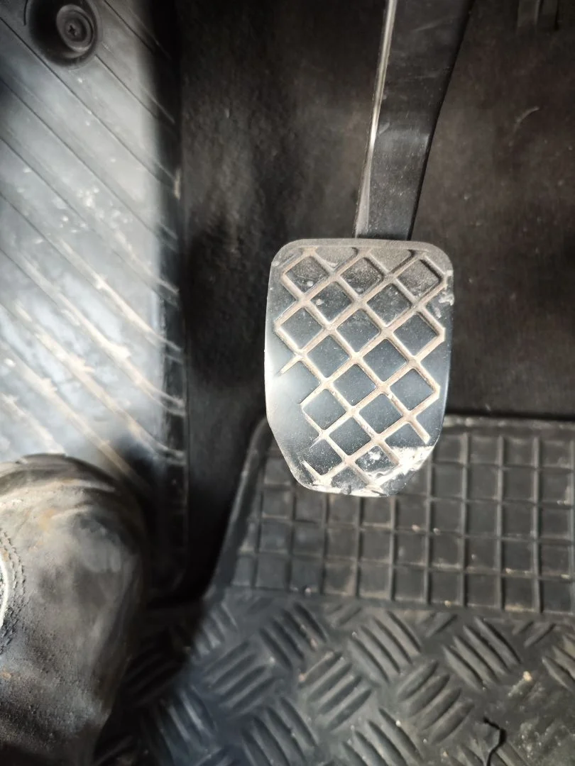 Foto de PEDAL EMBRAGUE AUDI A4 AVANT (8E) 3.0 V6 24V TDI (233 CV / 171 KW)