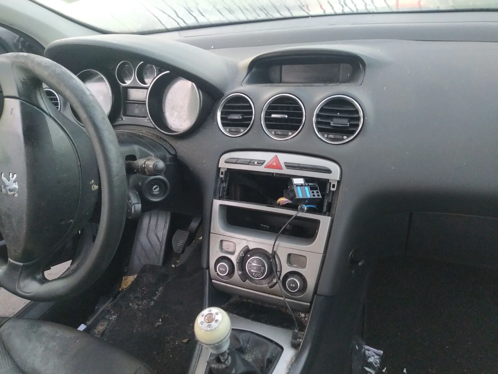 Foto de SISTEMA AUDIO / RADIO CD PEUGEOT 308 1.6 16V HDi (90 CV / 66 KW)