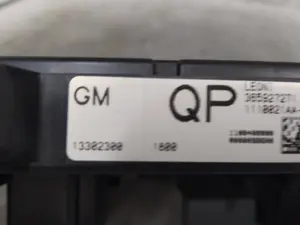 Foto de CAJA RELES / FUSIBLES OPEL ASTRA J BERLINA 5P 1.7 16V CDTI (110 CV / 81 KW) referencia 13302300 foto 3